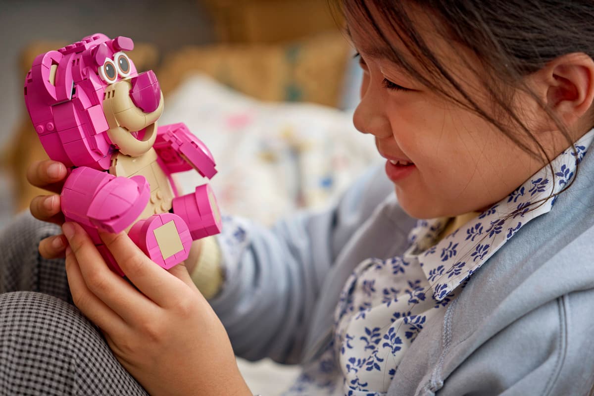 LEGO 43306 Disney Lotso | 570 PCS