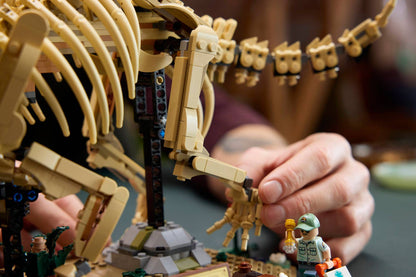 LEGO 77985 Jurassic World Dinosaur Fossils: Triceratops | 1154 PCS