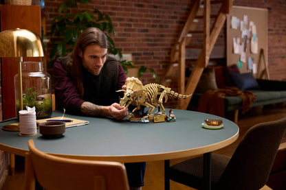 LEGO 77985 Jurassic World Dinosaur Fossils: Triceratops | 1154 PCS