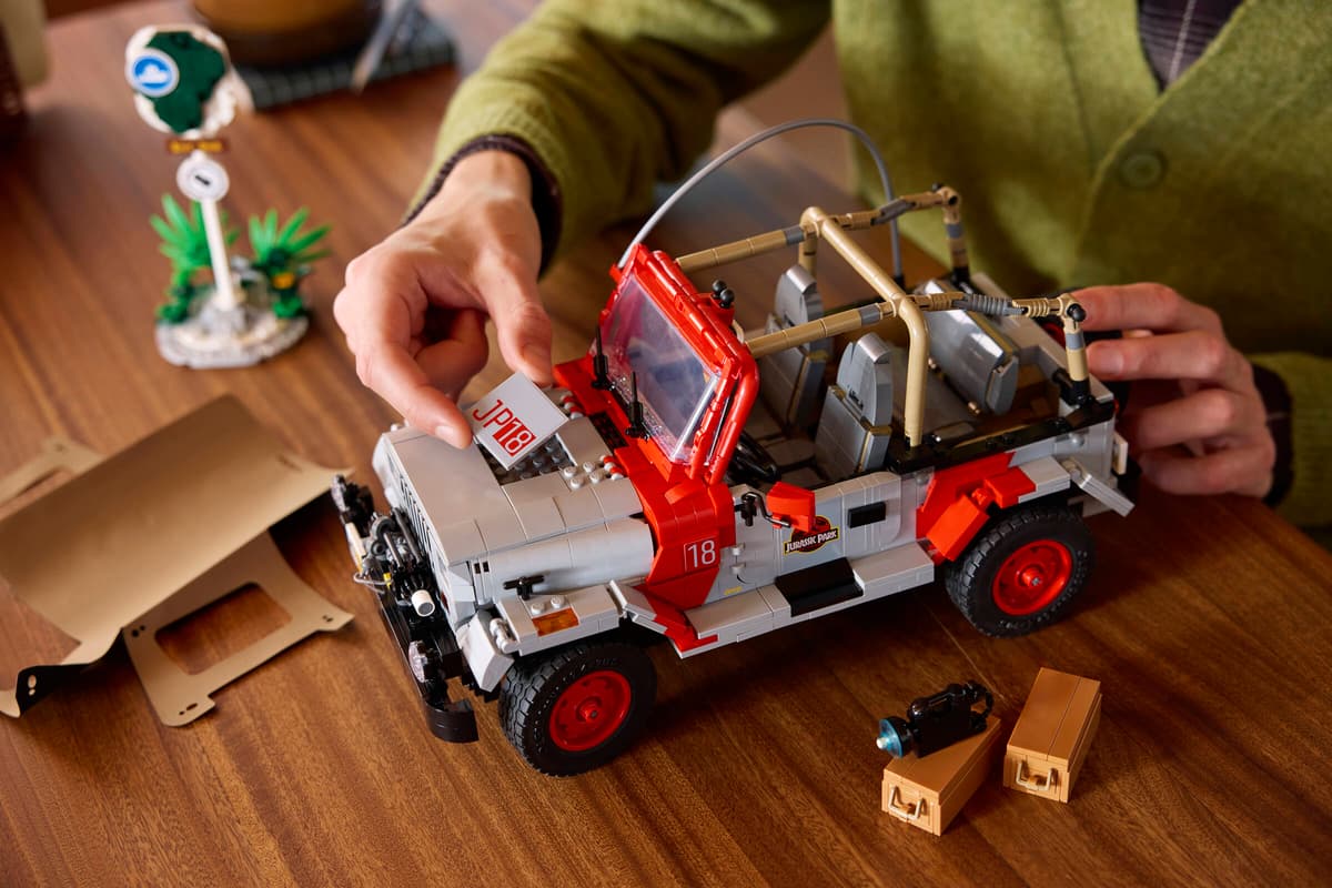 LEGO 77984 Jurassic World Jurassic Park Jeep® Wrangler | 1924 PCS