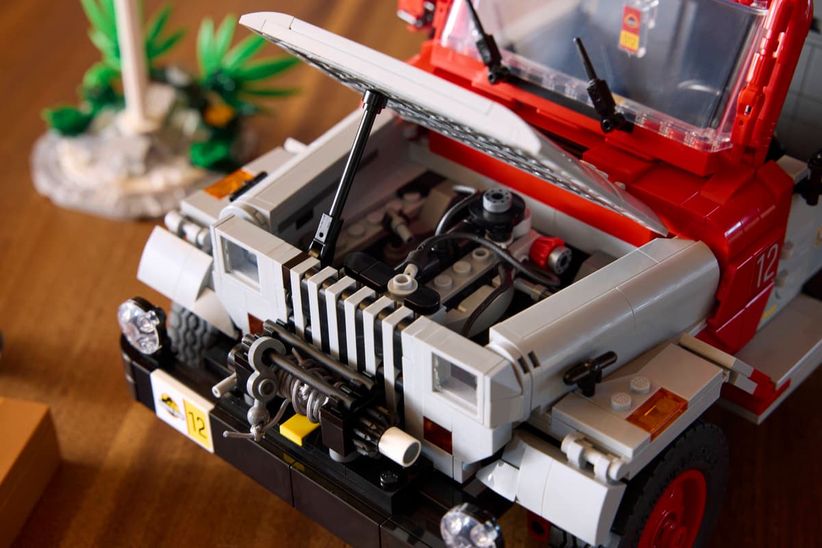 LEGO 77984 Jurassic World Jurassic Park Jeep® Wrangler | 1924 PCS