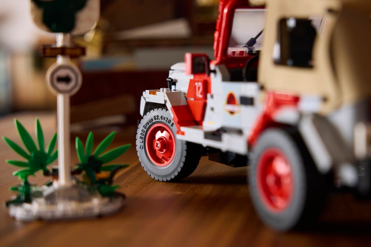 LEGO 77984 Jurassic World Jurassic Park Jeep® Wrangler | 1924 PCS