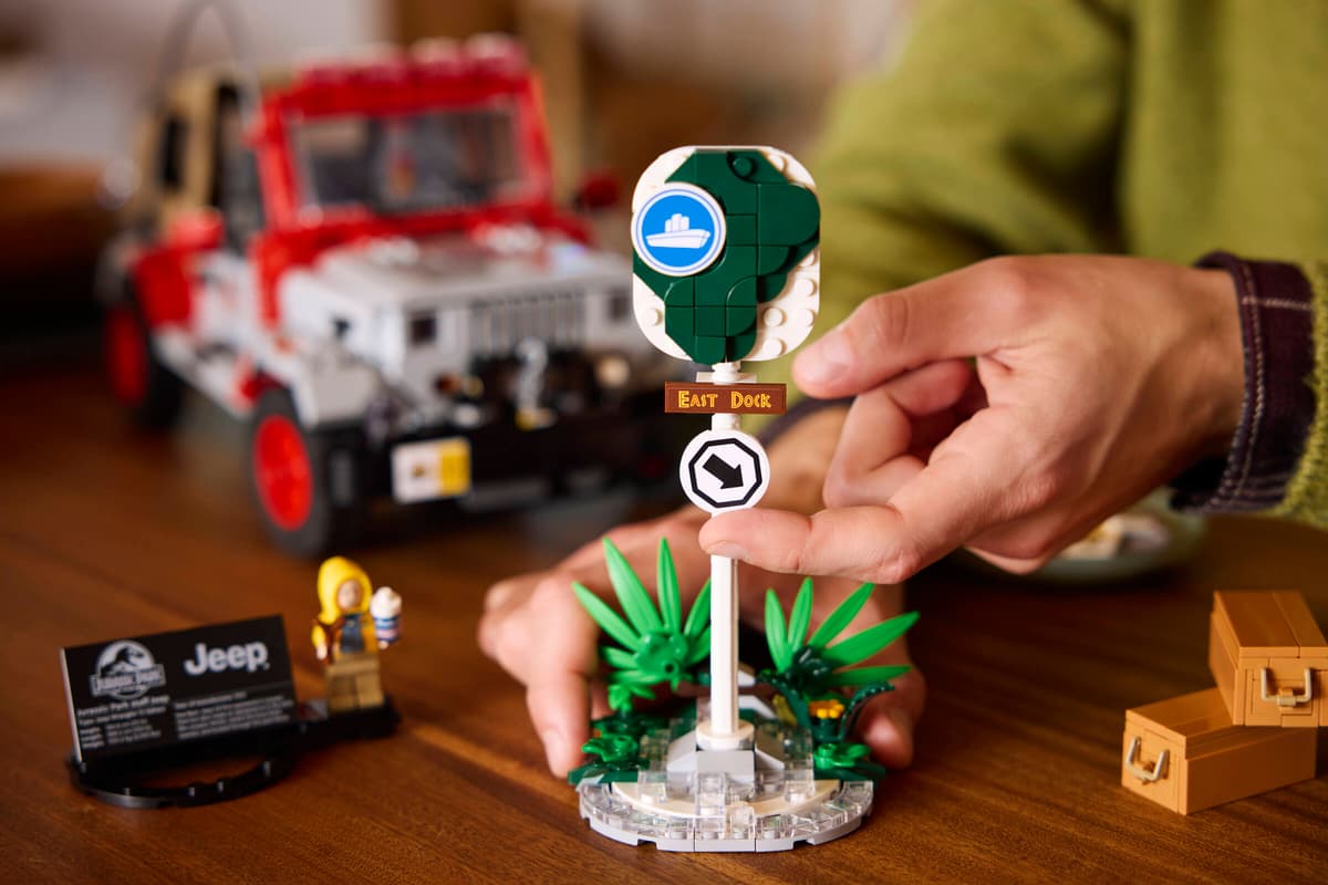 LEGO 77984 Jurassic World Jurassic Park Jeep® Wrangler | 1924 PCS