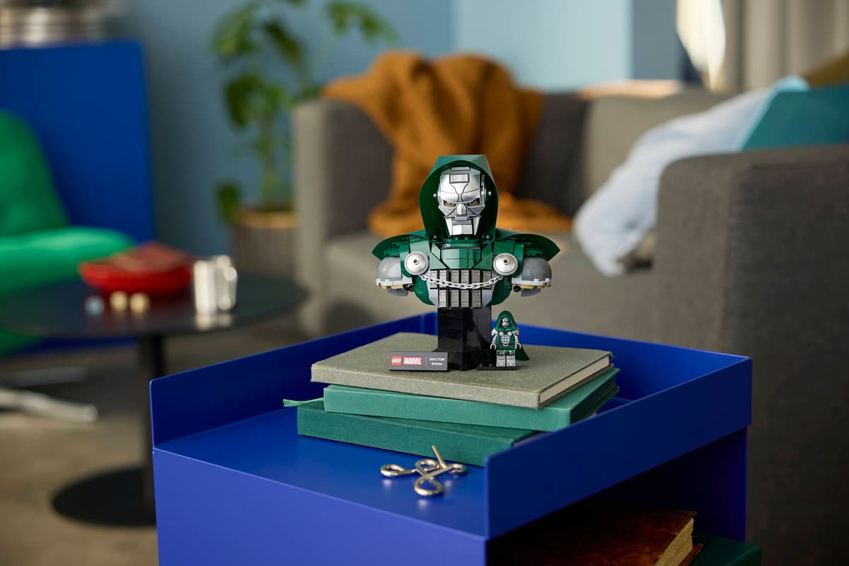 LEGO 76345 Marvel Doctor Doom Bust | 379 PCS