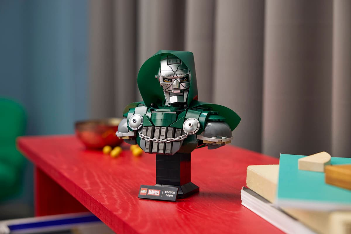 LEGO 76345 Marvel Doctor Doom Bust | 379 PCS