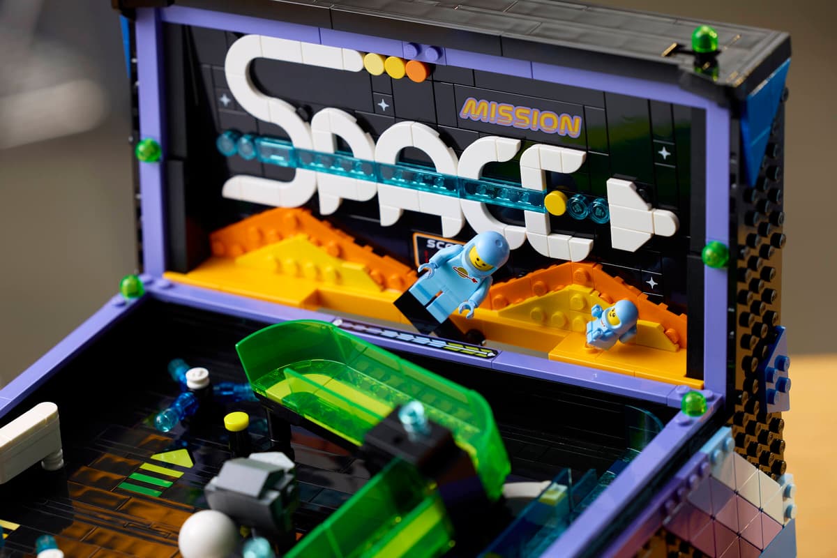LEGO Icons Arcade Pinball Machine | 2274 PCS
