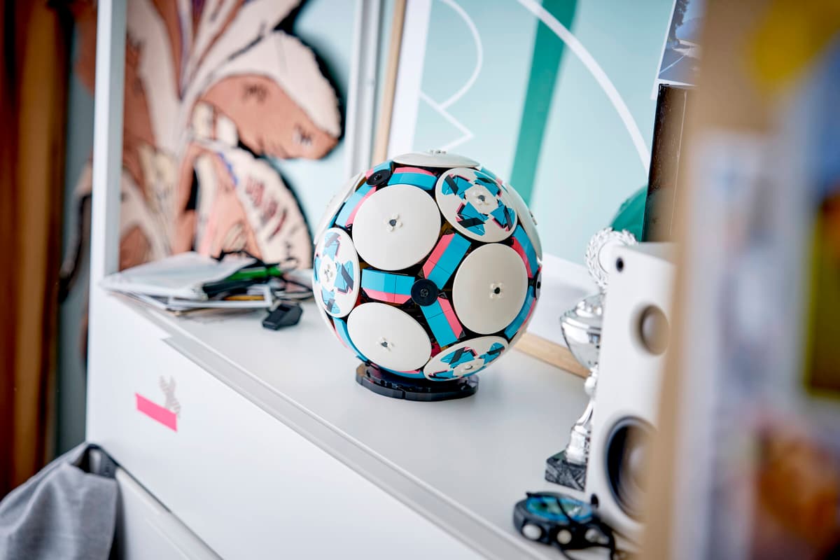 LEGO 43019 Editions Soccer Ball | 1498 PCS – Brickmania