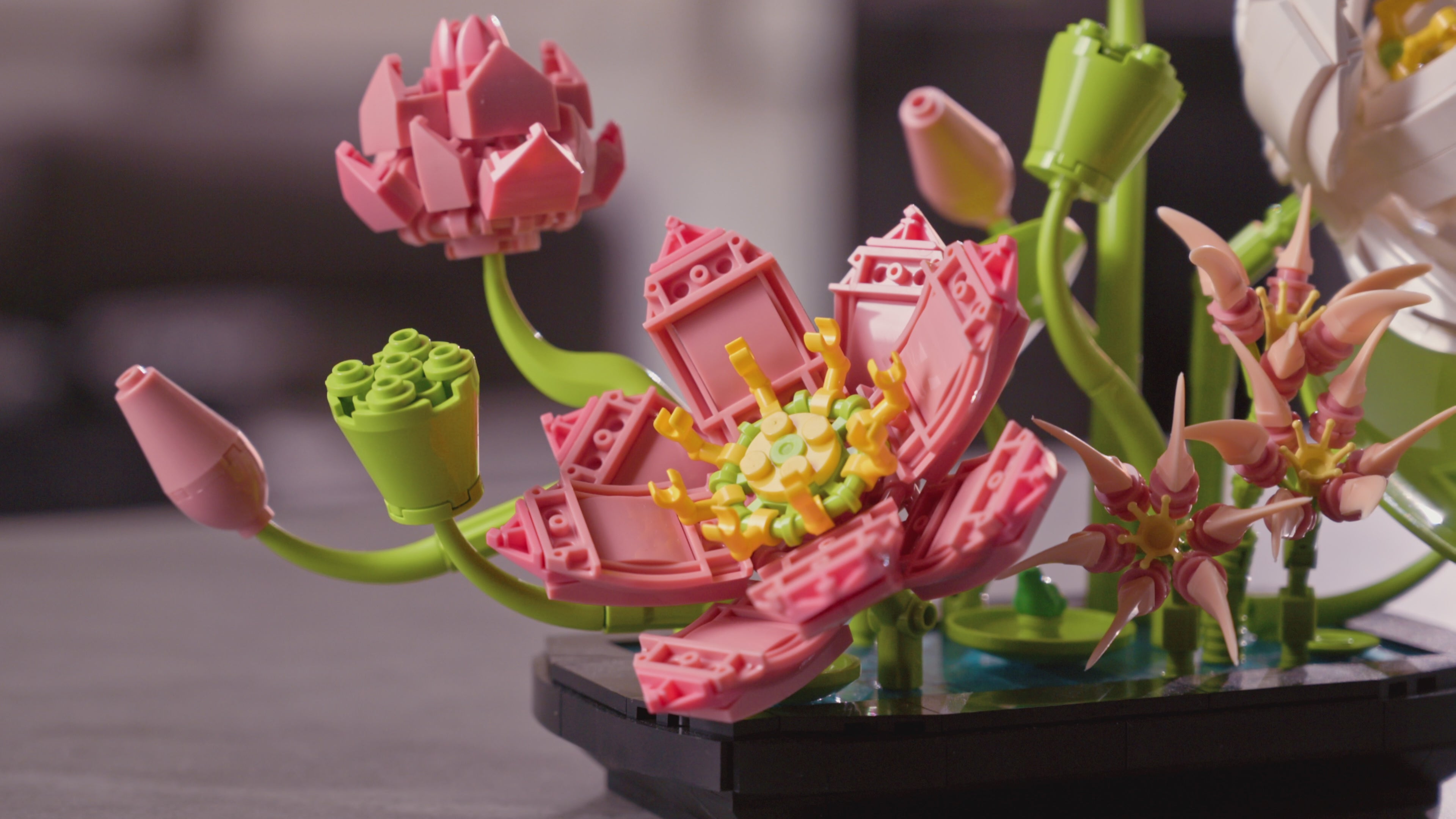 Nifeliz NF10334 Lotus Building Set | 506 PCS – Brickmania